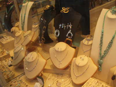 Διάρρηξη σε κοσμηματοπωλείο στην Ανάβυσσο